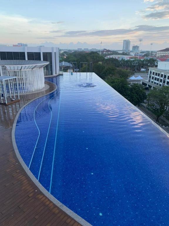 Sina Troika Residence Kota Bharu 2Br Wifi Netflix Pool Exterior photo